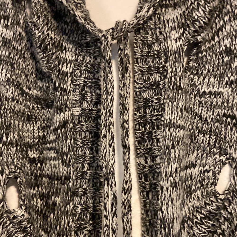 Hot & Delicious vest. Knitted. Beautiful design. Hooded. Chic & unique. - Picture 5 of 8